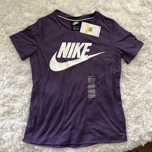 NEW Silky Soft Nike T-shirt